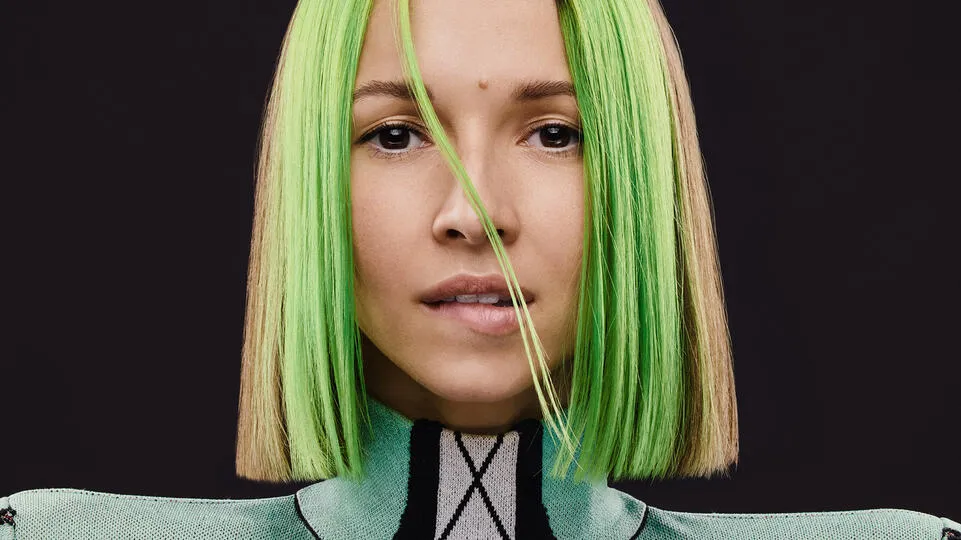 Így hódította meg Miss Monique az online tér után a stadionok közönségét