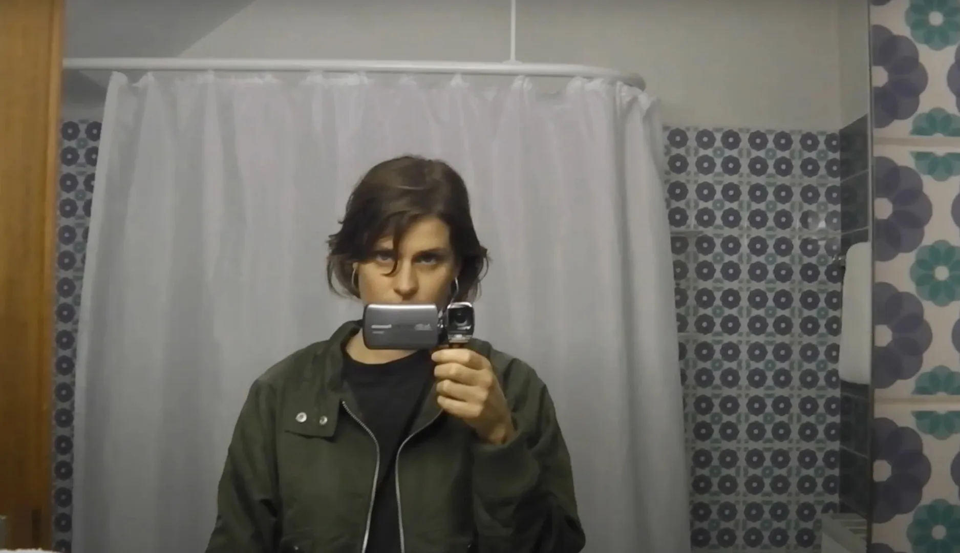 Intim terek zenéje. Joanne Robertson: Blurrr (lemezkritika)