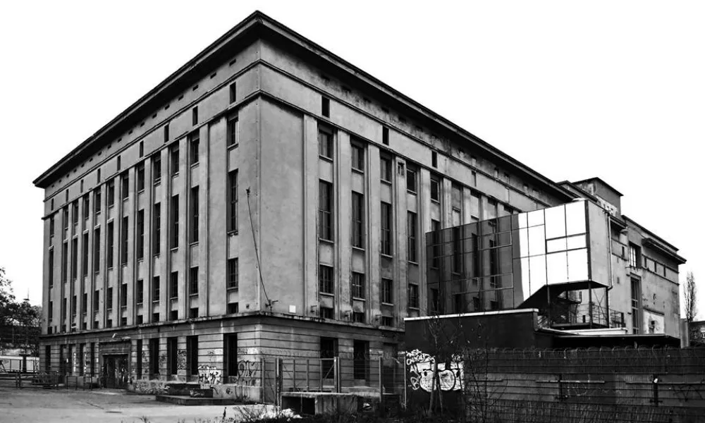 Kerekesszékkel a Berghainban - Felfedték a klub titkos liftjét