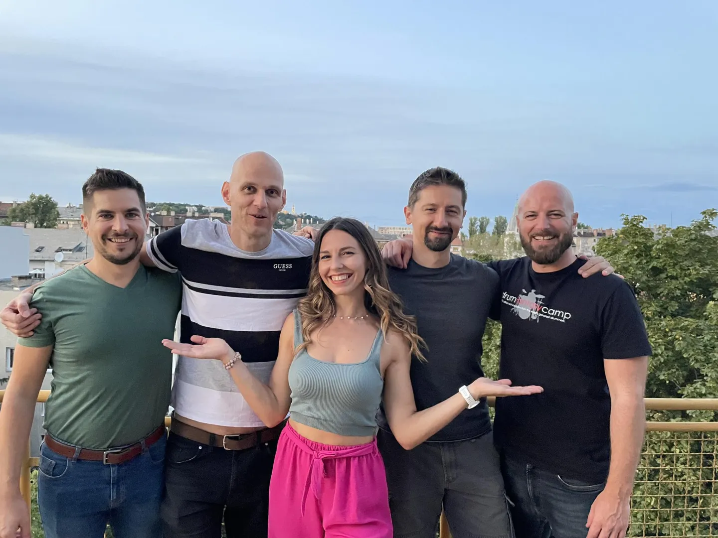 Kortárs jazz-pop fusion, kardamom teával – Magyarradar: CRDMM