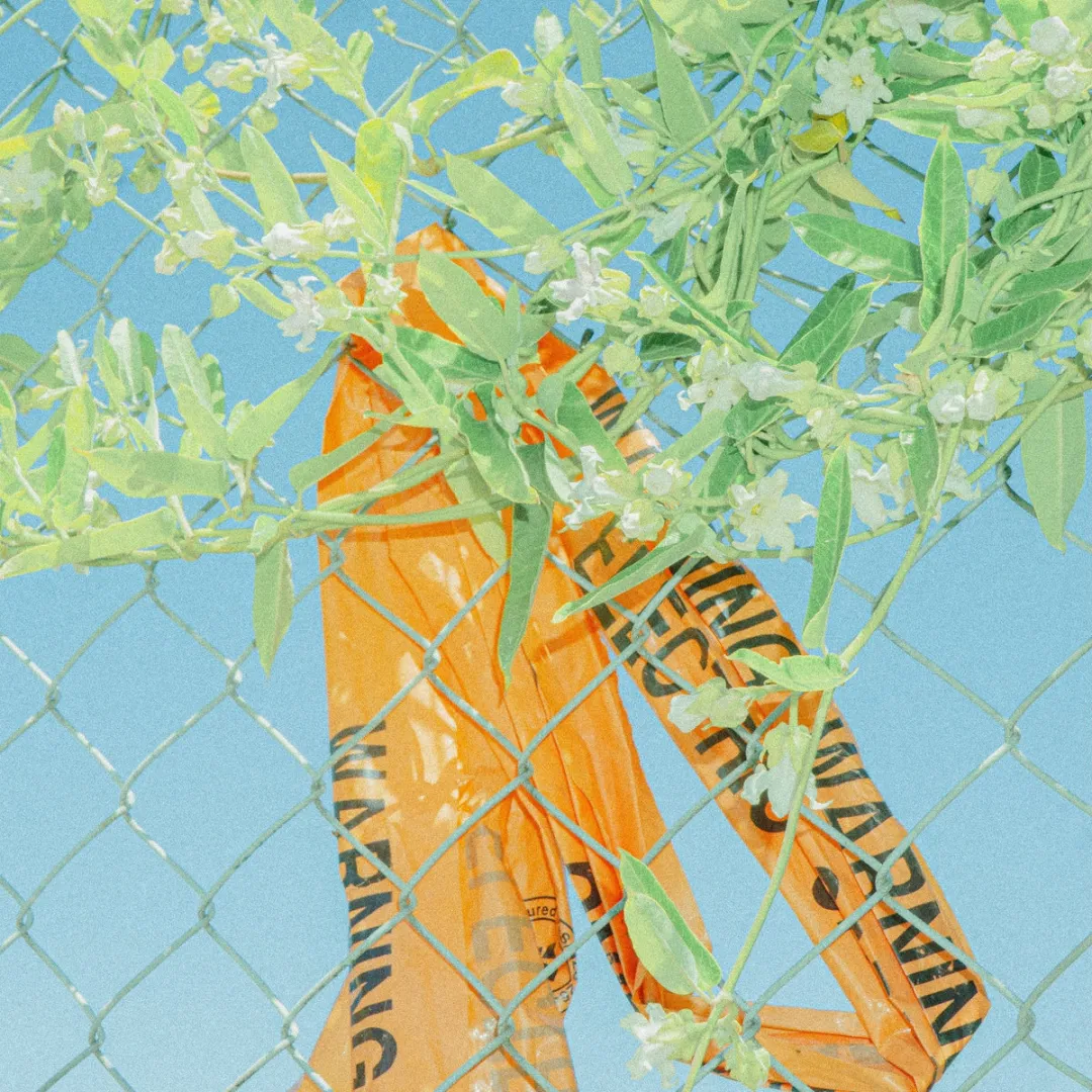 Lockstep - Egyszerre adnak csendes és nyugtalan pillanatokat