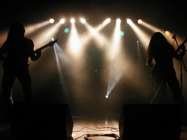 Lorn – Hagyománytisztelő black metal a modernitás romjain