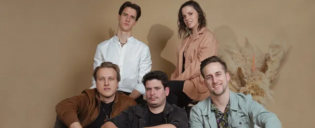 LUNDA - Maradj mellettem