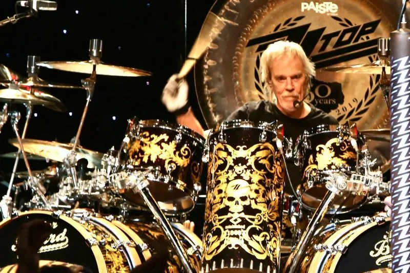 Meghalt a ZZ Top dobosa