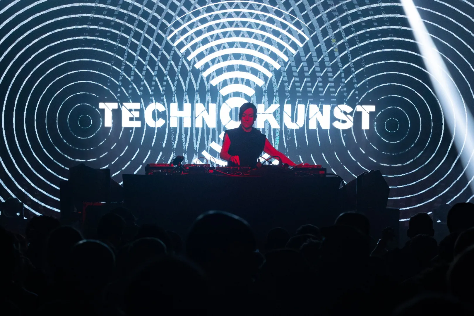 Megjelent a Technokunst első önálló kiadványa
