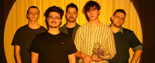 Megjelent az Öröm a zene döntős  zuzmo debütáló albuma, a “Dolgok amik eszembe jutnak”