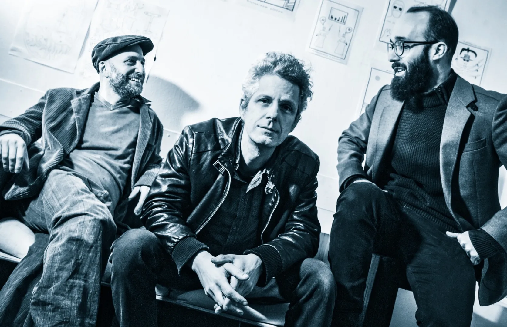 Mélygitáros, blues-riffes, dögös rockandroll a Plutó új lemezén – Itt a Random tengerész bál!