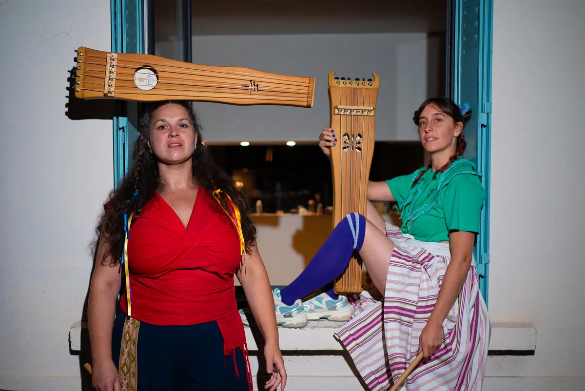 Menő, játékos, húzós textilgyár. Cocanha, Los Sara Fontán, Tarta Relena: 4132314 (lemezkritika)