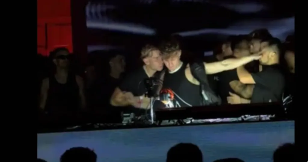 Na ez már tényleg a legalja! Lökdösődött, csapkodott, nem akarta átadni a pultot a DJ