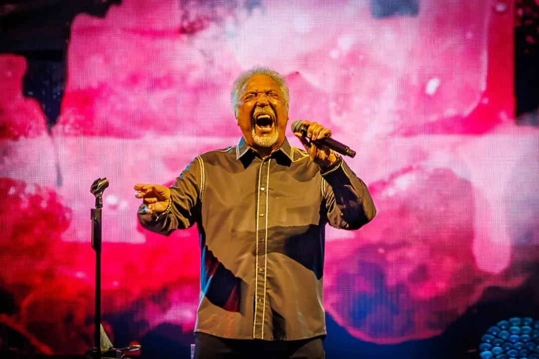 Nyáron Tom Jones-koncert lesz az MVM Dome-ban