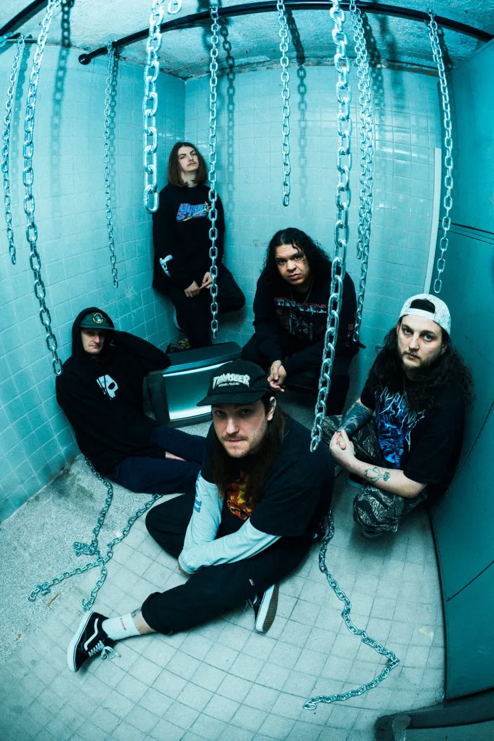 Split Chain - greyintheblue - új klip