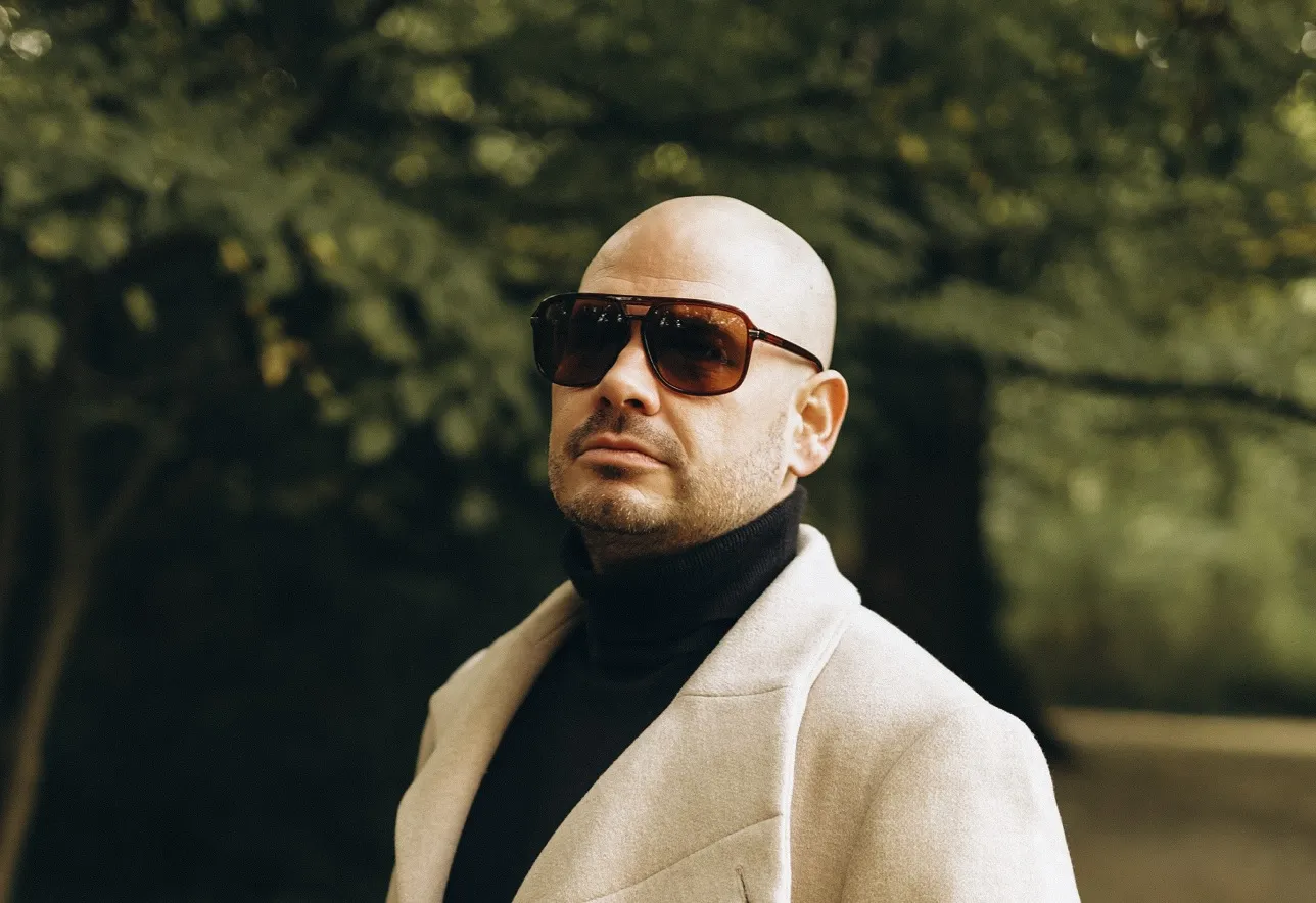 Szidoly új zenéje visszarepít minket a nyárba