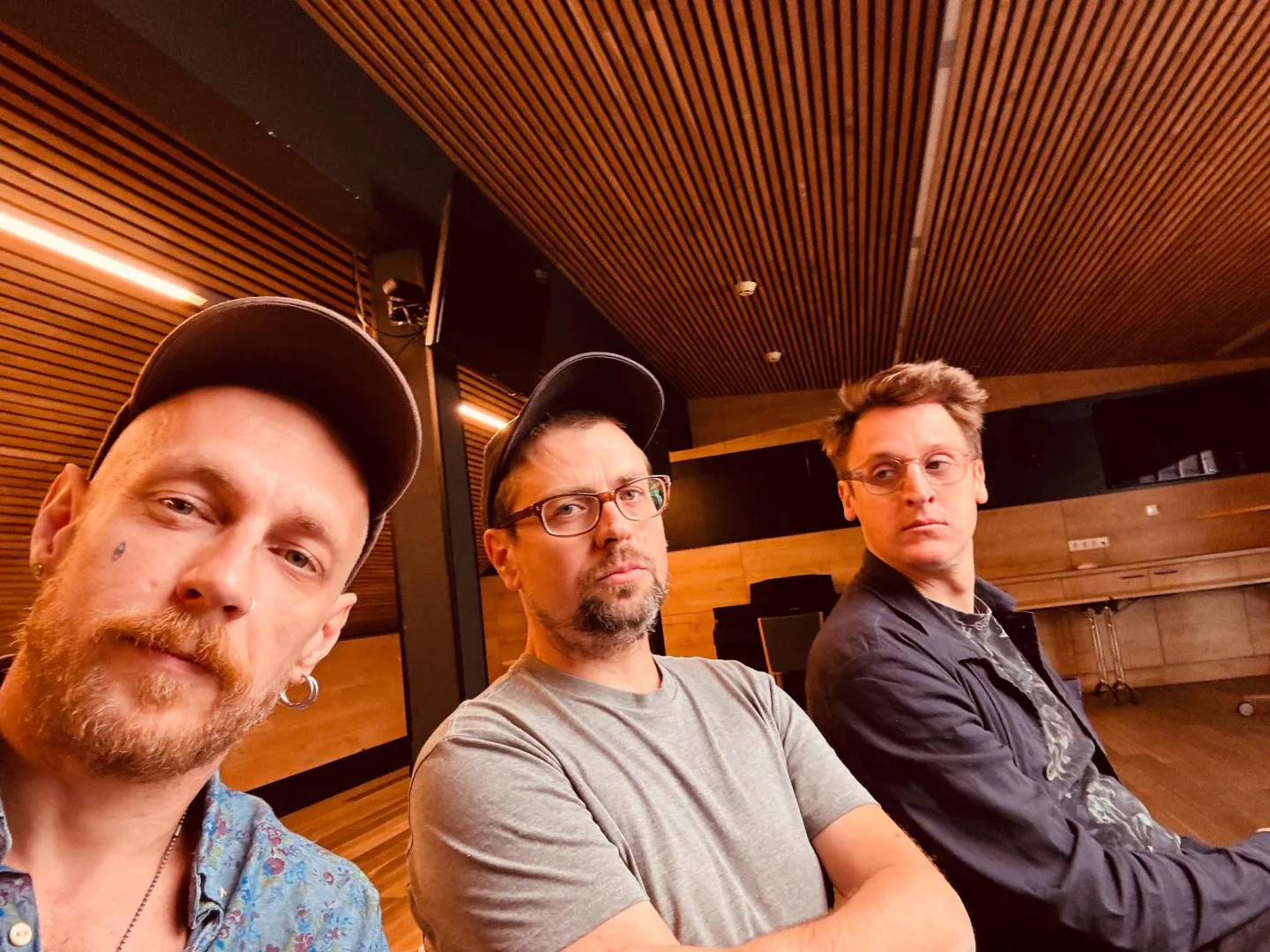 Van minden. JÜ: Rudel (lemezkritika)